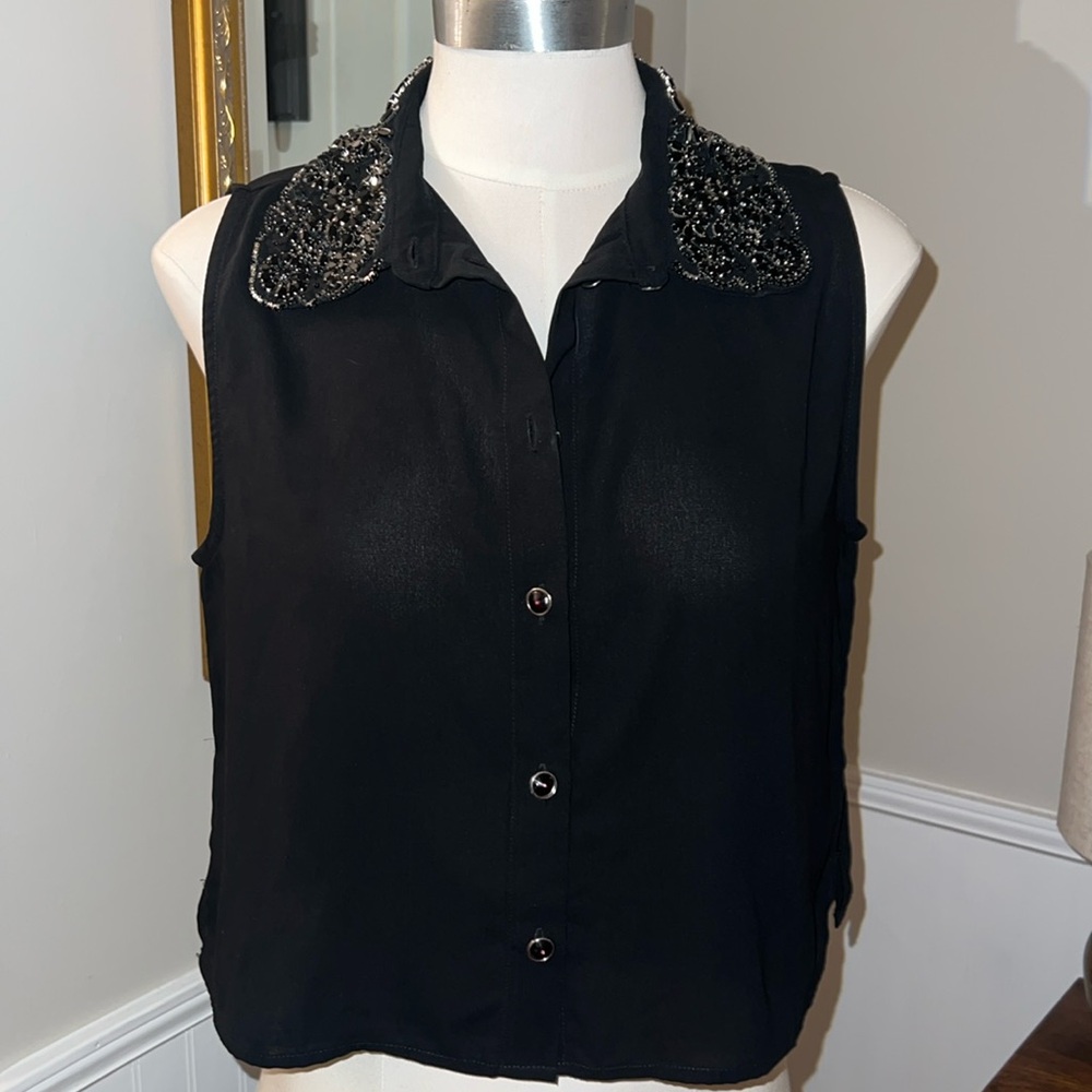 Gold Hawk Black Sleeveless Embellished Collar Shirt. XS. NWOT